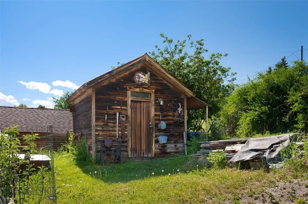 115 W Cover Street Virginia City MT 59755