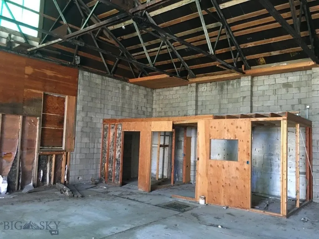 216 Trapper Creek Road Dillon MT 59725