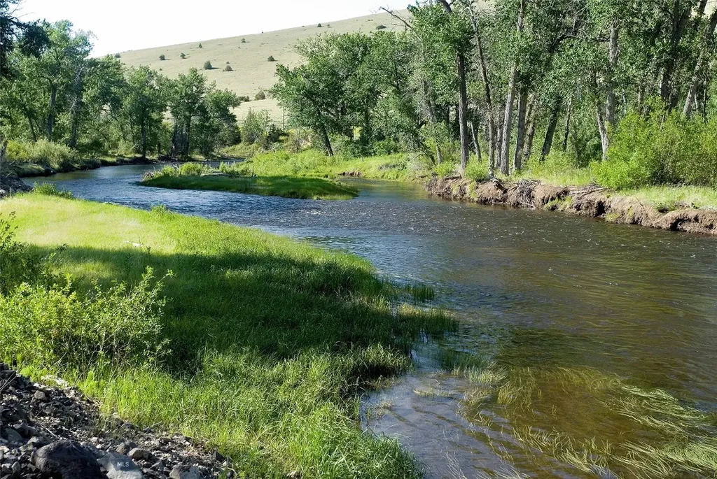 902 Lower Valley Road Boulder MT 59632