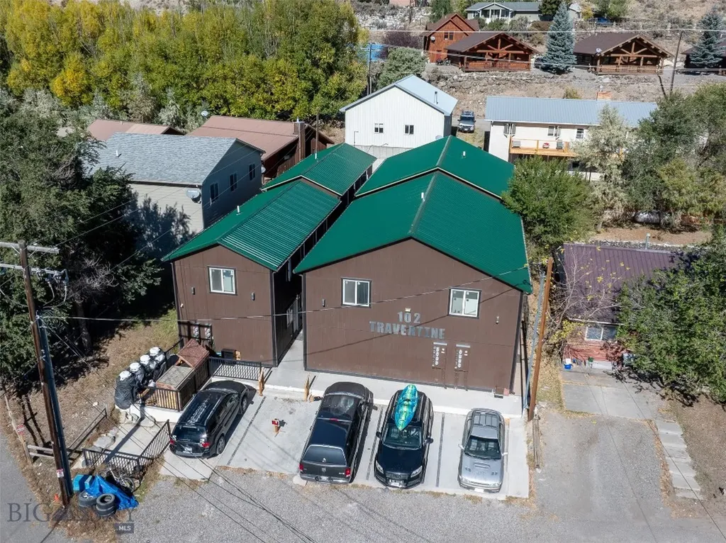102 Travertine Street Gardiner MT 59030