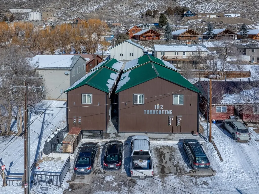 102 Travertine Street Gardiner MT 59030