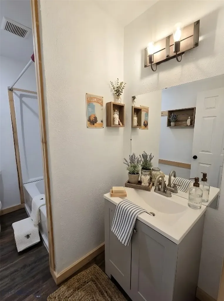 102 Travertine Street Gardiner MT 59030
