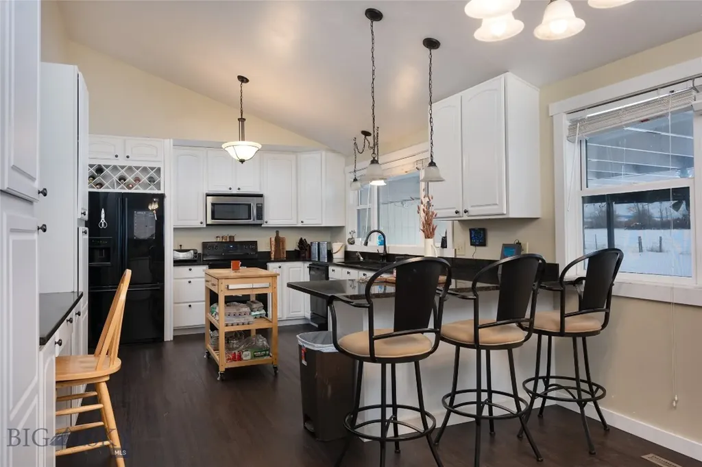 2521 Weaver Lane Belgrade MT 59714