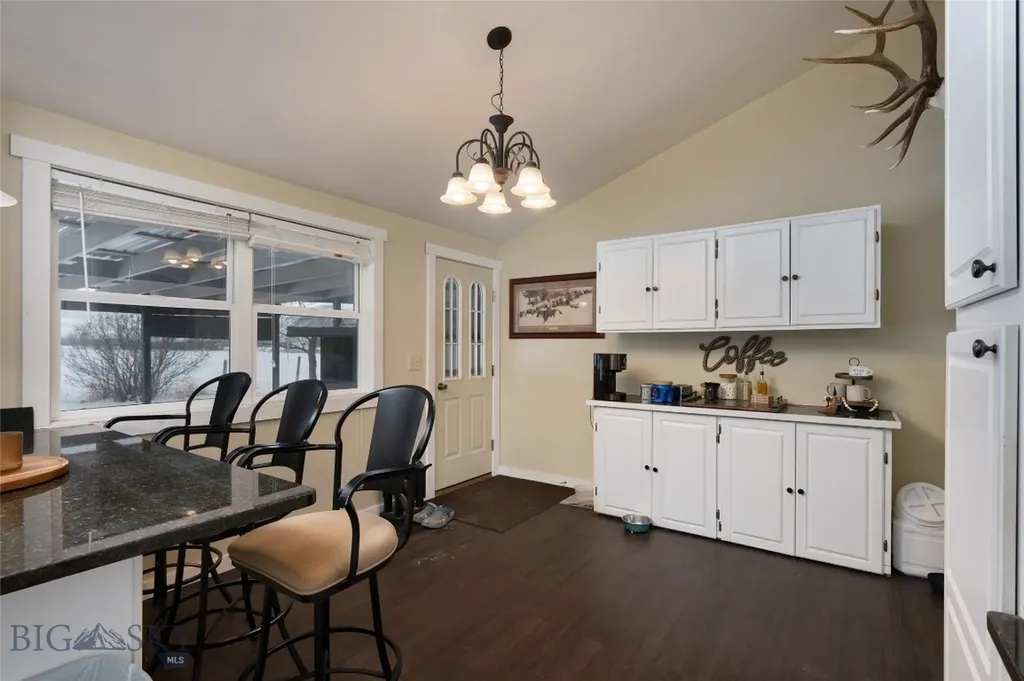 2521 Weaver Lane Belgrade MT 59714
