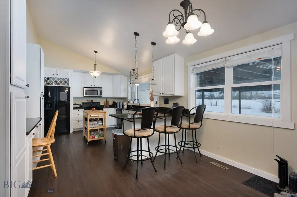 2521 Weaver Lane Belgrade MT 59714