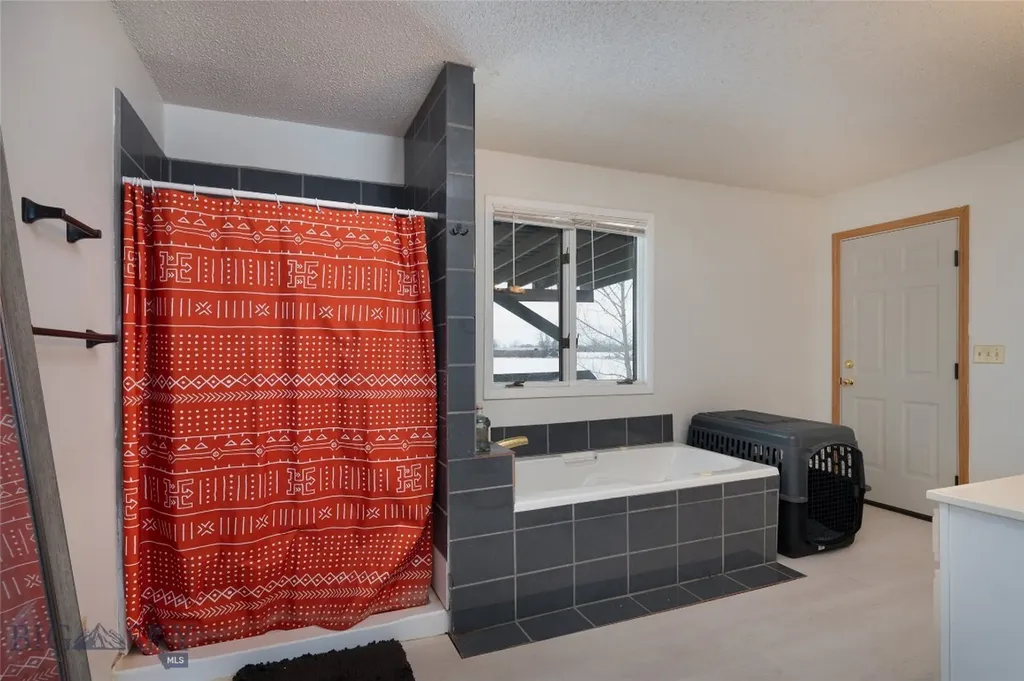 2521 Weaver Lane Belgrade MT 59714