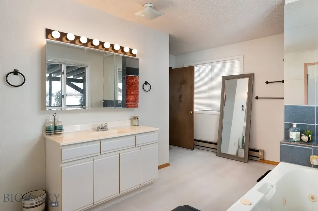 2521 Weaver Lane Belgrade MT 59714