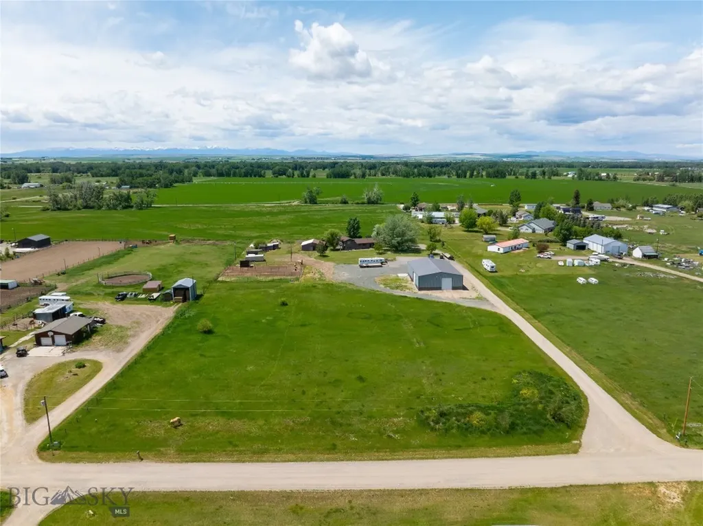 2521 Weaver Lane Belgrade MT 59714