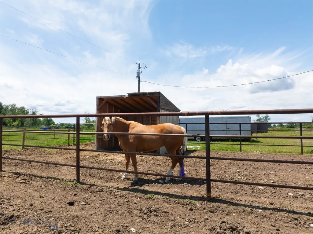 2521 Weaver Lane Belgrade MT 59714