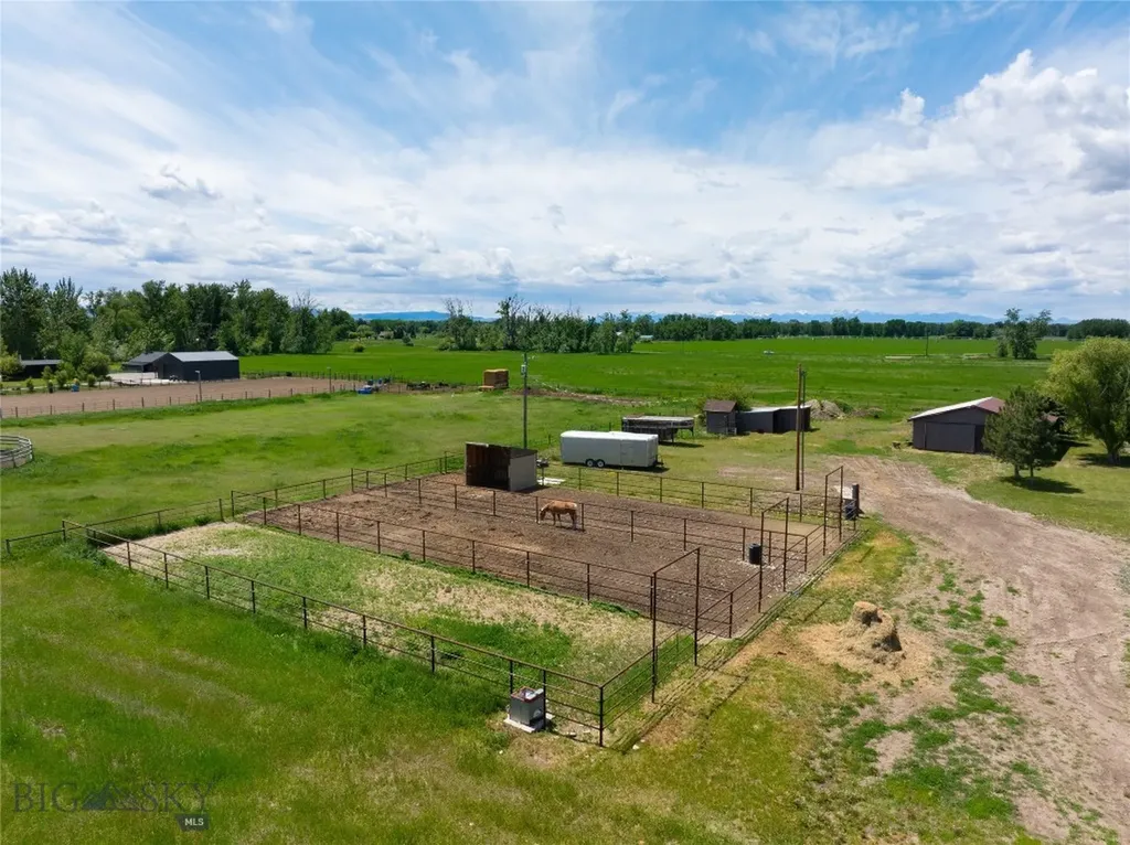 2521 Weaver Lane Belgrade MT 59714