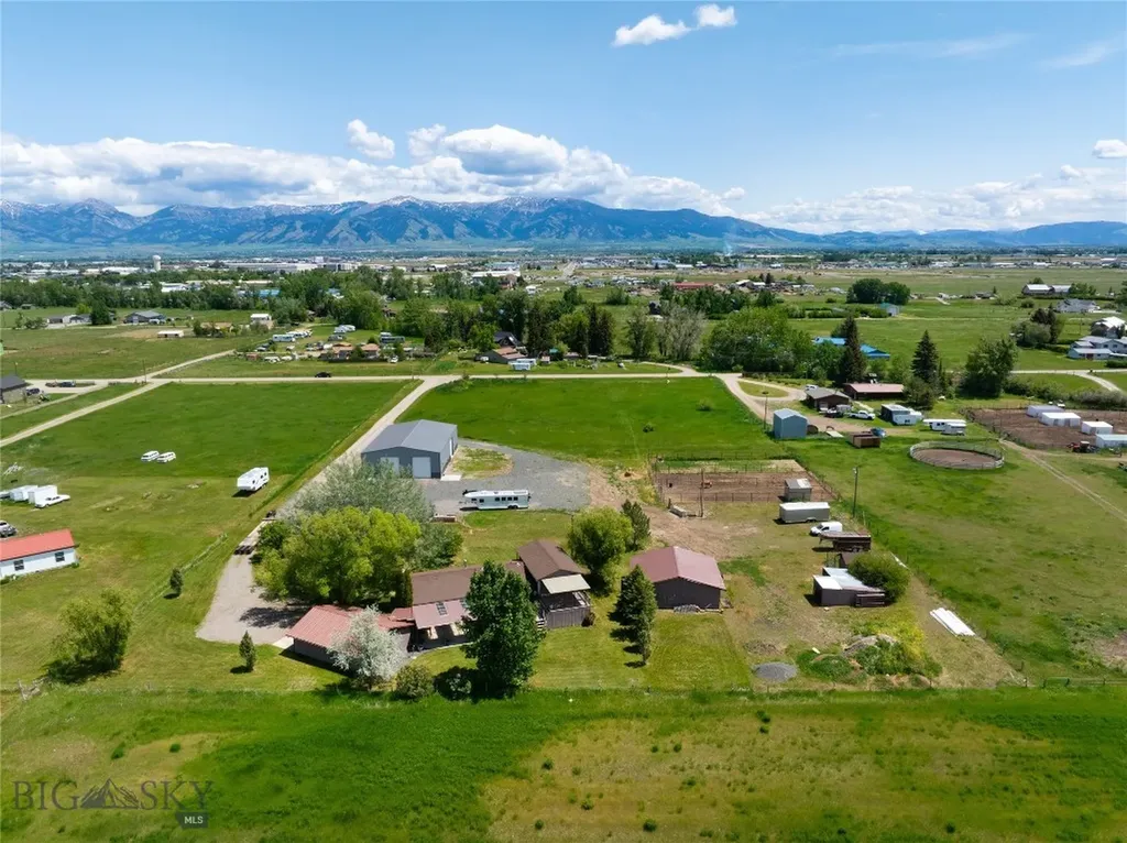 2521 Weaver Lane Belgrade MT 59714