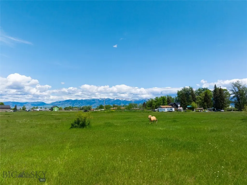 2521 Weaver Lane Belgrade MT 59714
