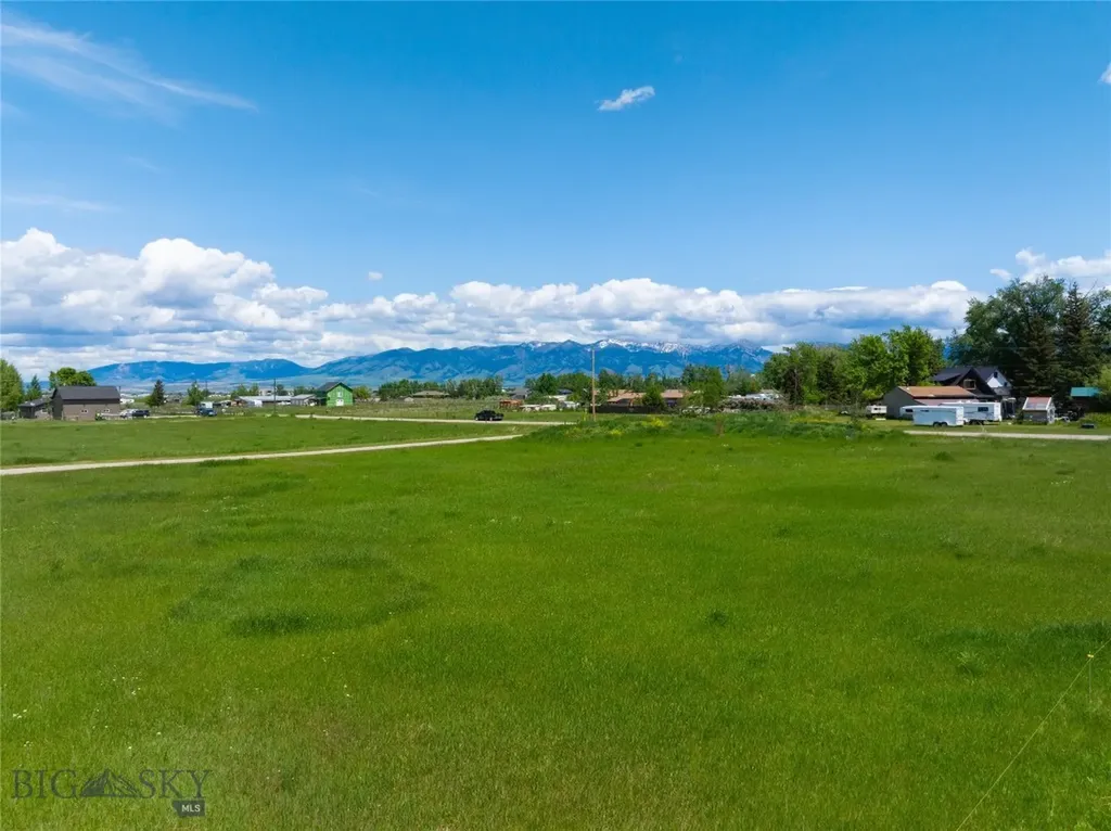 2521 Weaver Lane Belgrade MT 59714