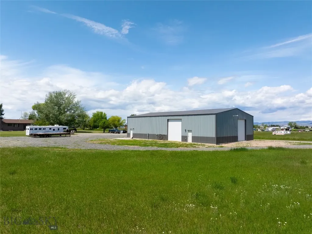 2521 Weaver Lane Belgrade MT 59714
