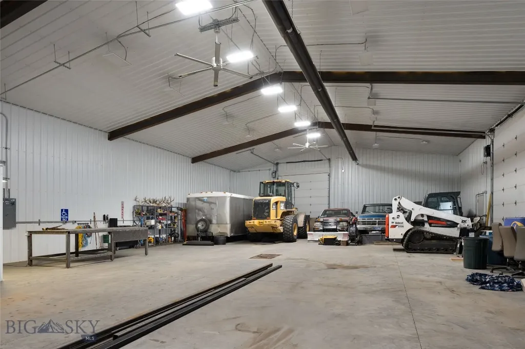 2521 Weaver Lane Belgrade MT 59714