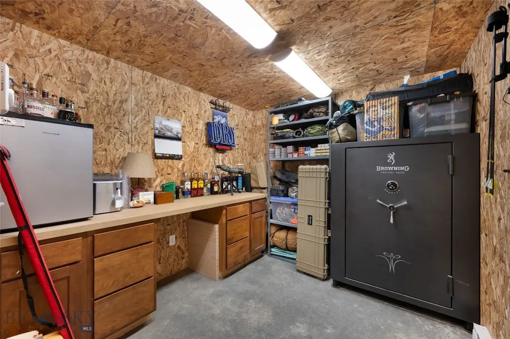 2521 Weaver Lane Belgrade MT 59714