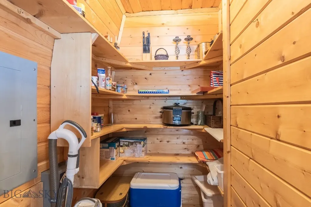 286 Mule Deer Road West Yellowstone MT 59758