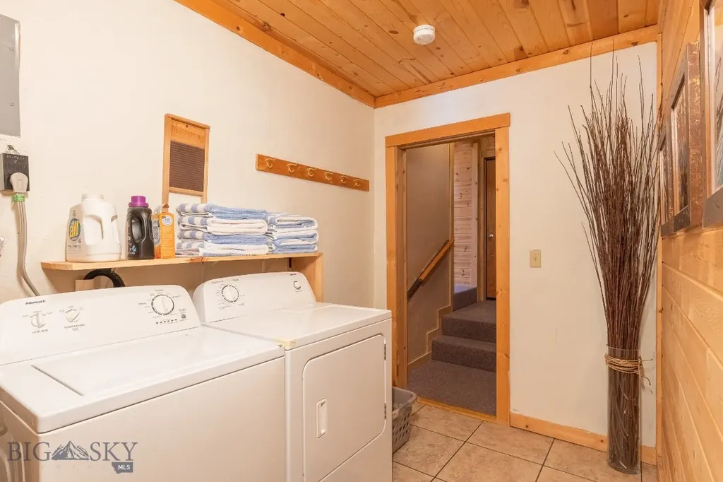 286 Mule Deer Road West Yellowstone MT 59758