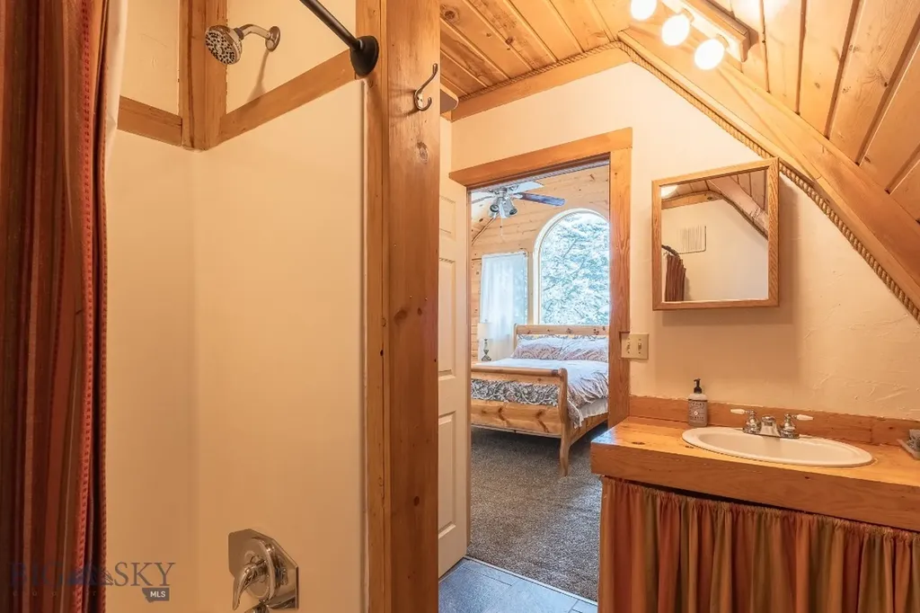 286 Mule Deer Road West Yellowstone MT 59758