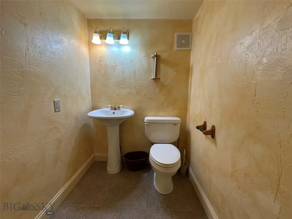 117 W Main Street Lewistown MT 59457