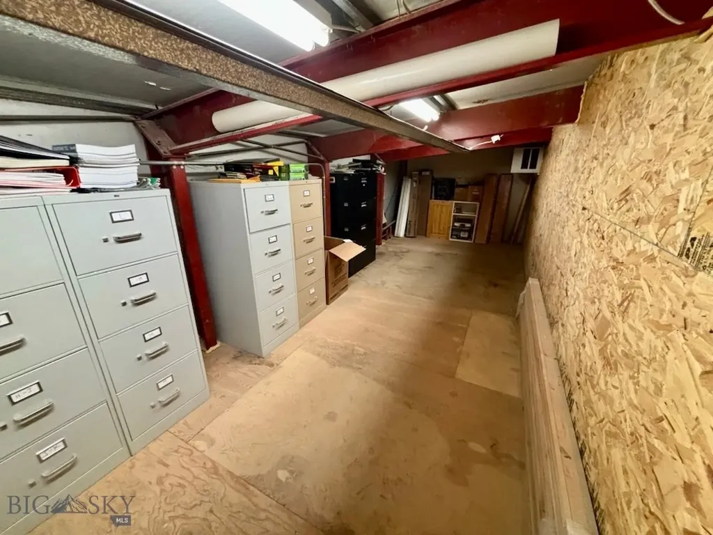 412 E Railroad Avenue N Manhattan MT 59741