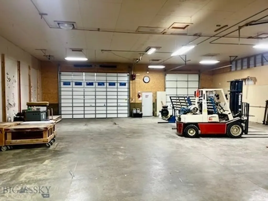 412 E Railroad Avenue N Manhattan MT 59741