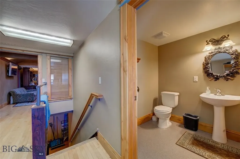 102 W Main Street Manhattan MT 59741