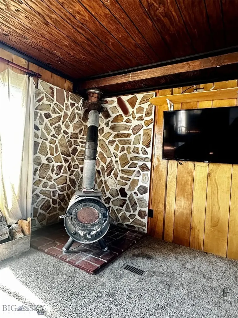 12193 Old Coach Road Three Forks MT 59752