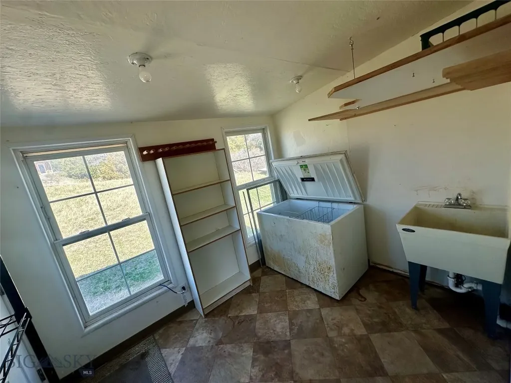 12193 Old Coach Road Three Forks MT 59752