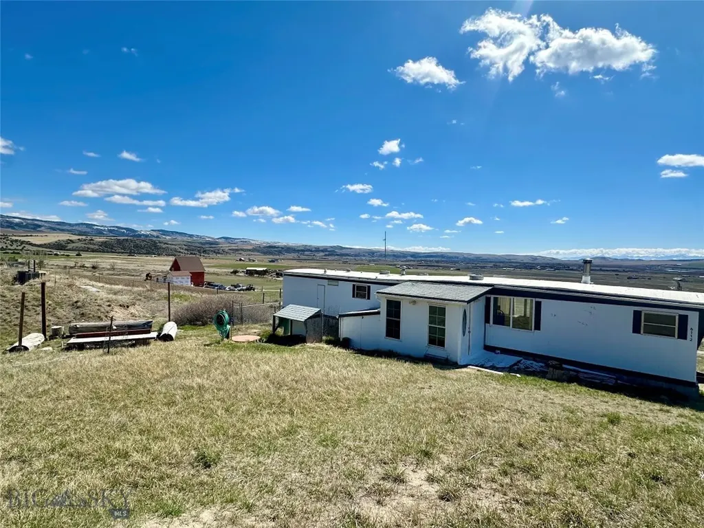 12193 Old Coach Road Three Forks MT 59752