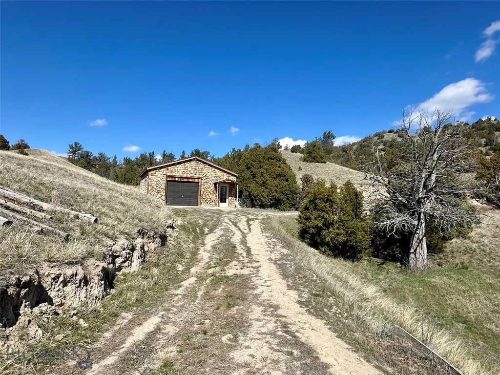 12193 Old Coach Road Three Forks MT 59752