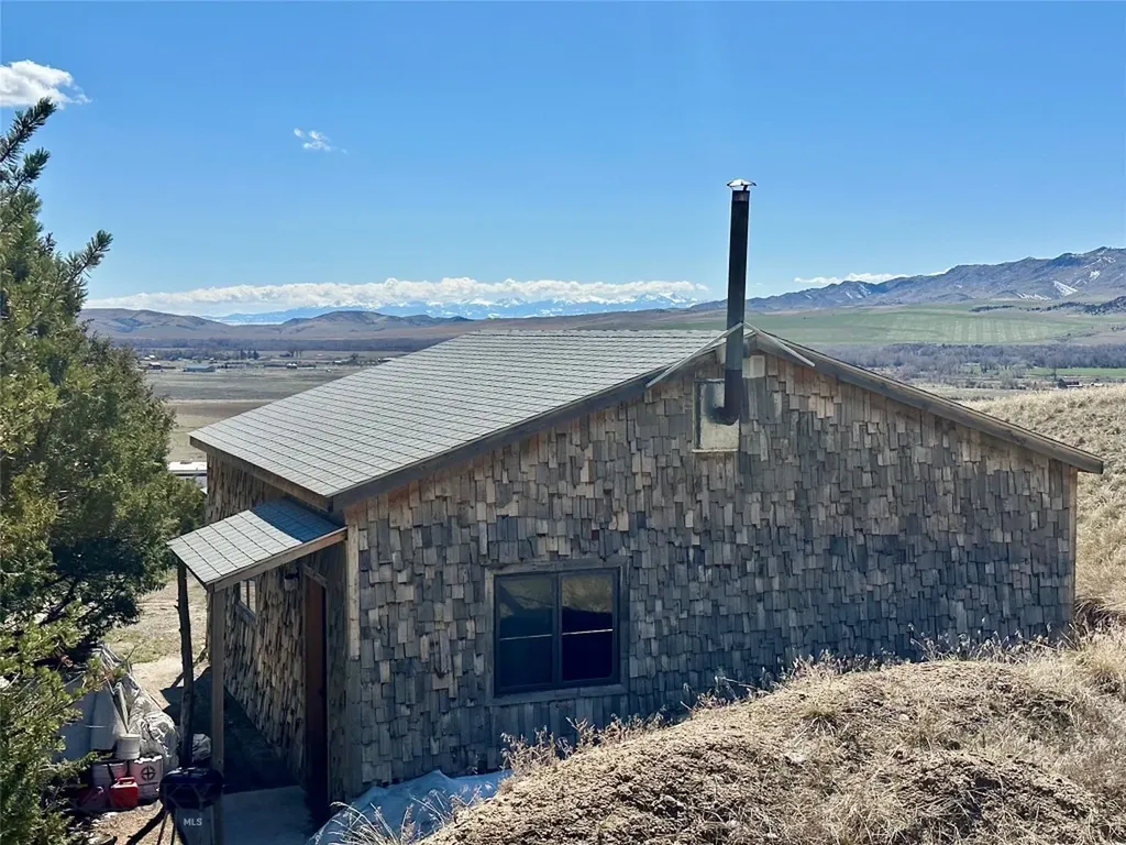 12193 Old Coach Road Three Forks MT 59752