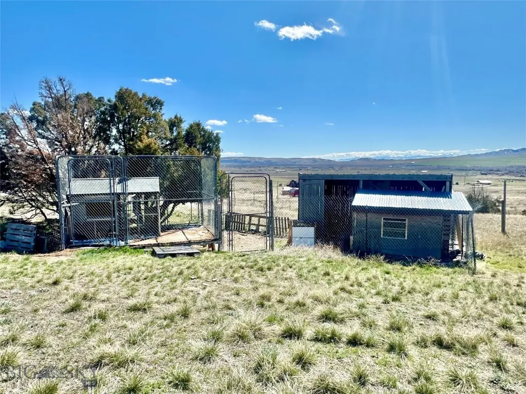 12193 Old Coach Road Three Forks MT 59752