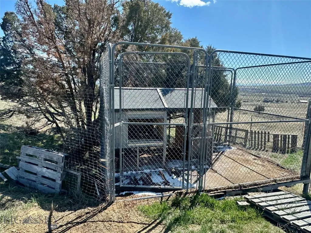 12193 Old Coach Road Three Forks MT 59752