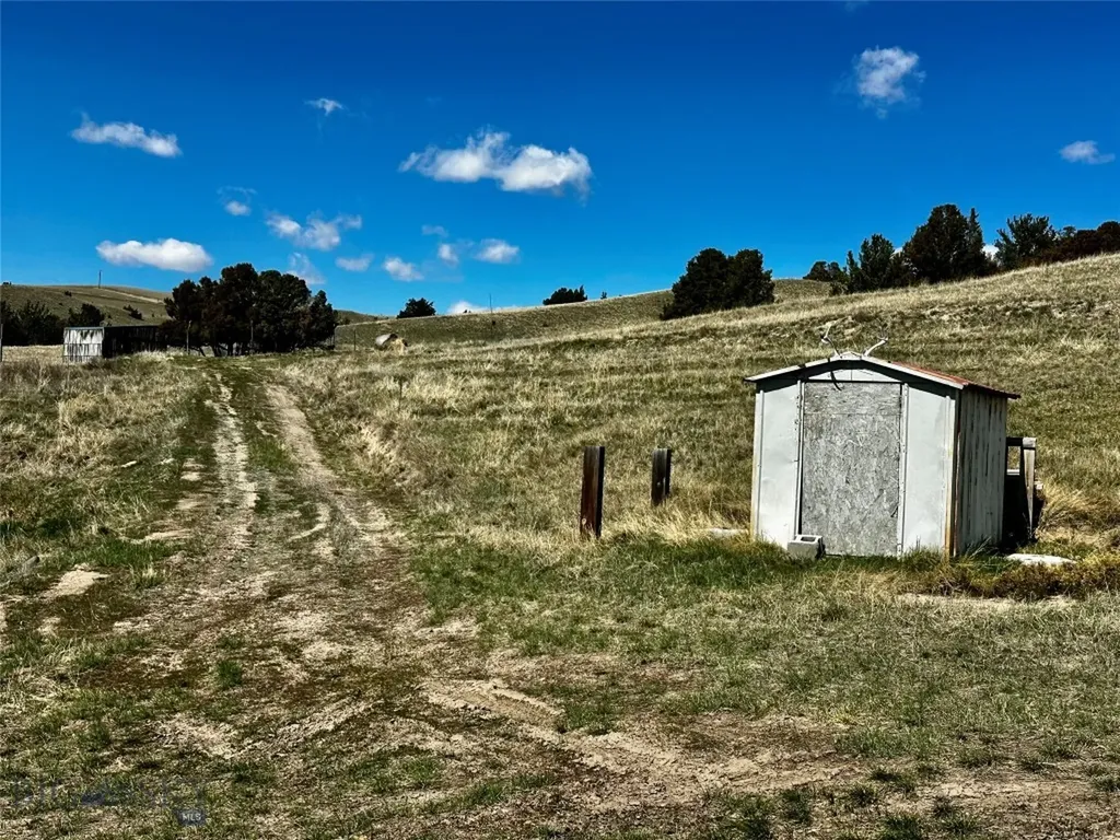 12193 Old Coach Road Three Forks MT 59752
