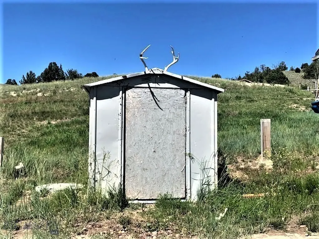 12193 Old Coach Road Three Forks MT 59752