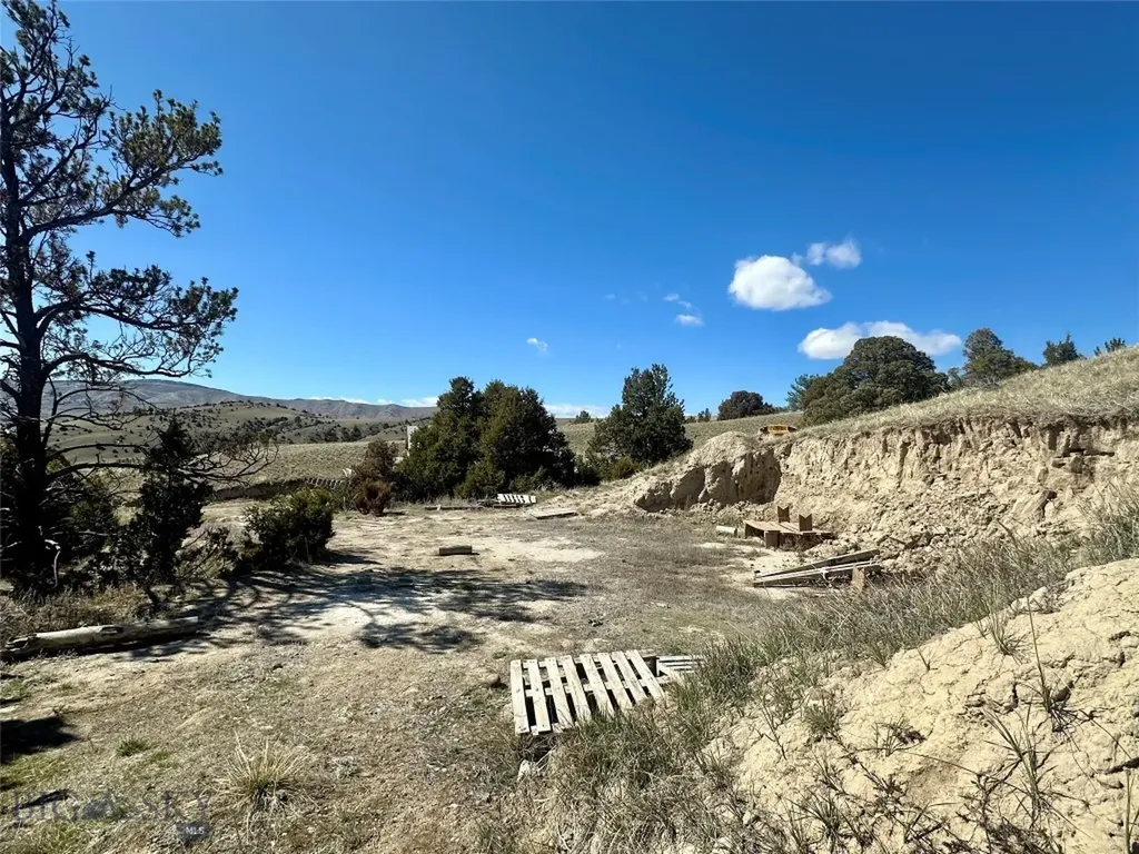12193 Old Coach Road Three Forks MT 59752