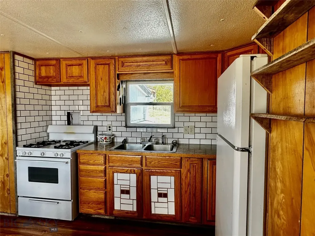 12193 Old Coach Road Three Forks MT 59752