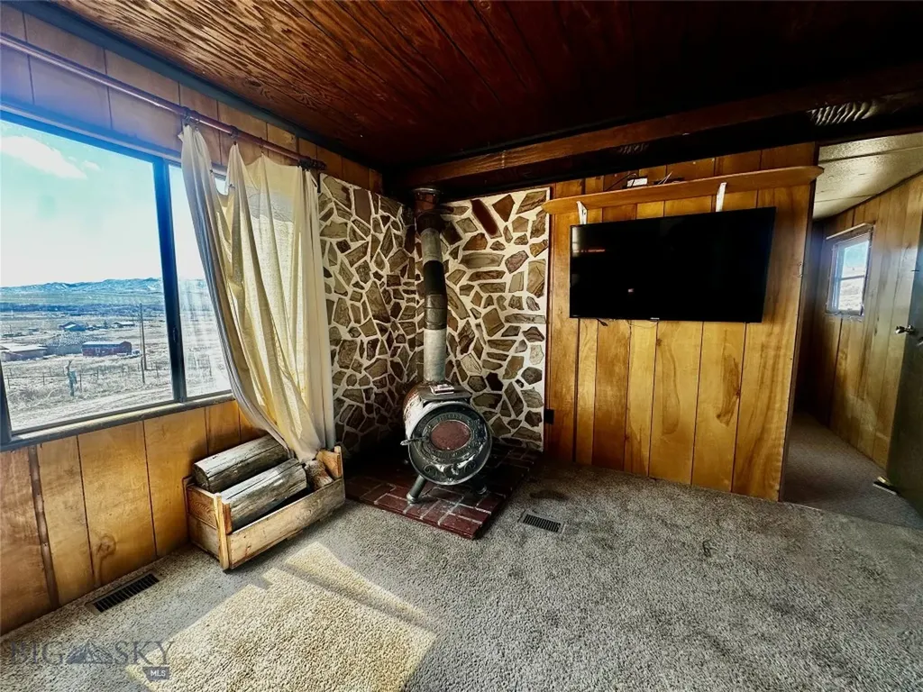 12193 Old Coach Road Three Forks MT 59752
