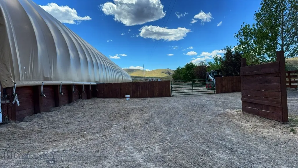 600 Blue Ribbon Lane Dillon MT 59725