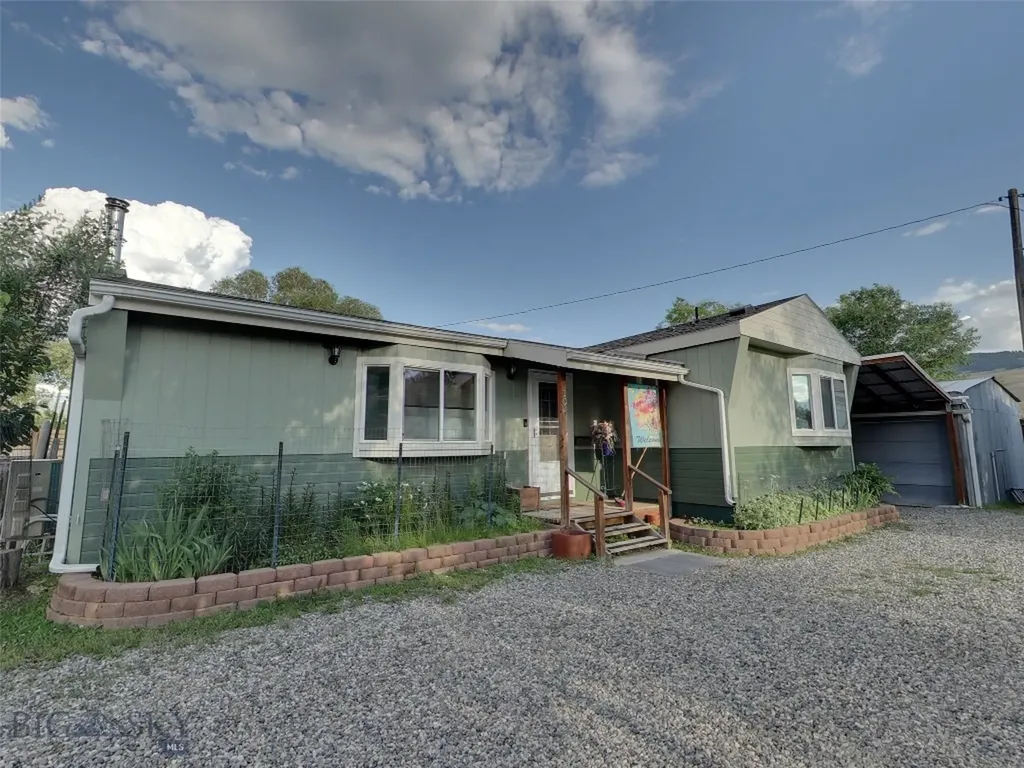 104 Vista Street Gardiner MT 59030