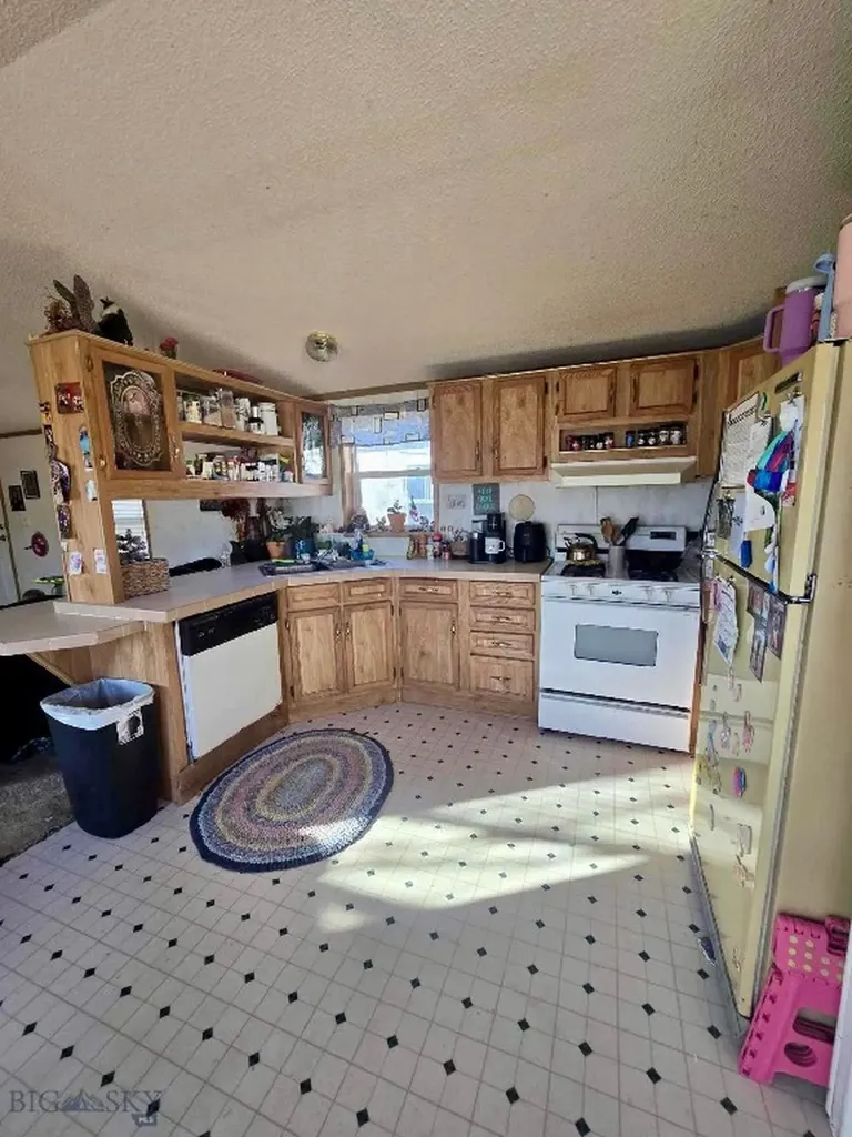 730 Utah Street Chinook MT 59523