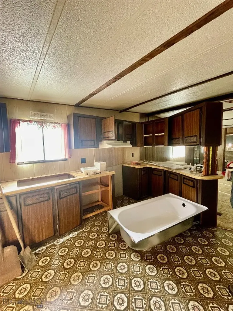 730 Utah Street Chinook MT 59523