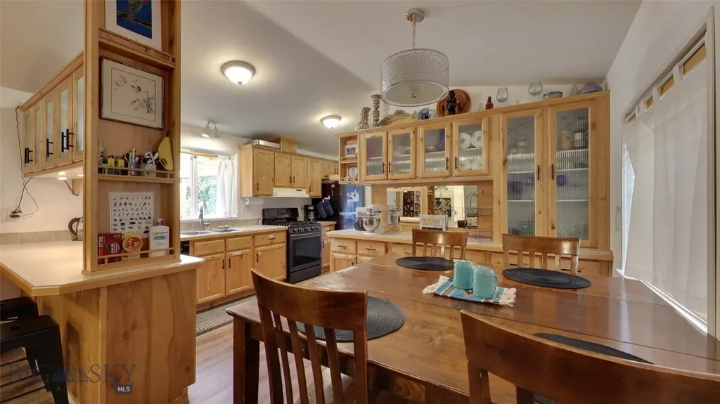 104 Vista Street Gardiner MT 59030