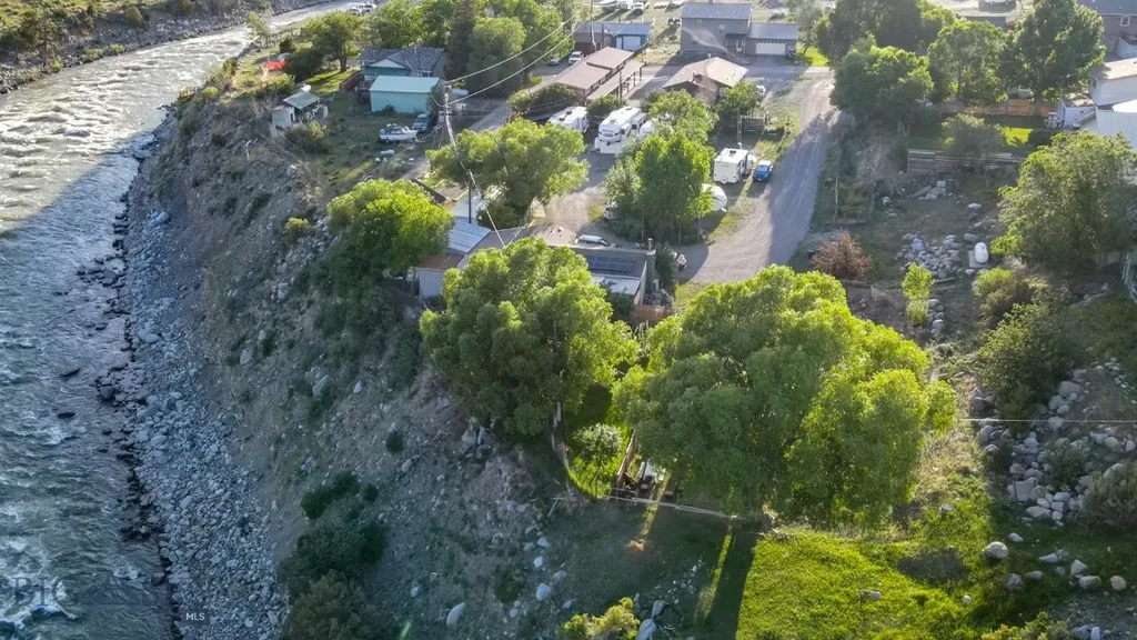 104 Vista Street Gardiner MT 59030