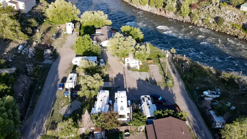 104 Vista Street Gardiner MT 59030