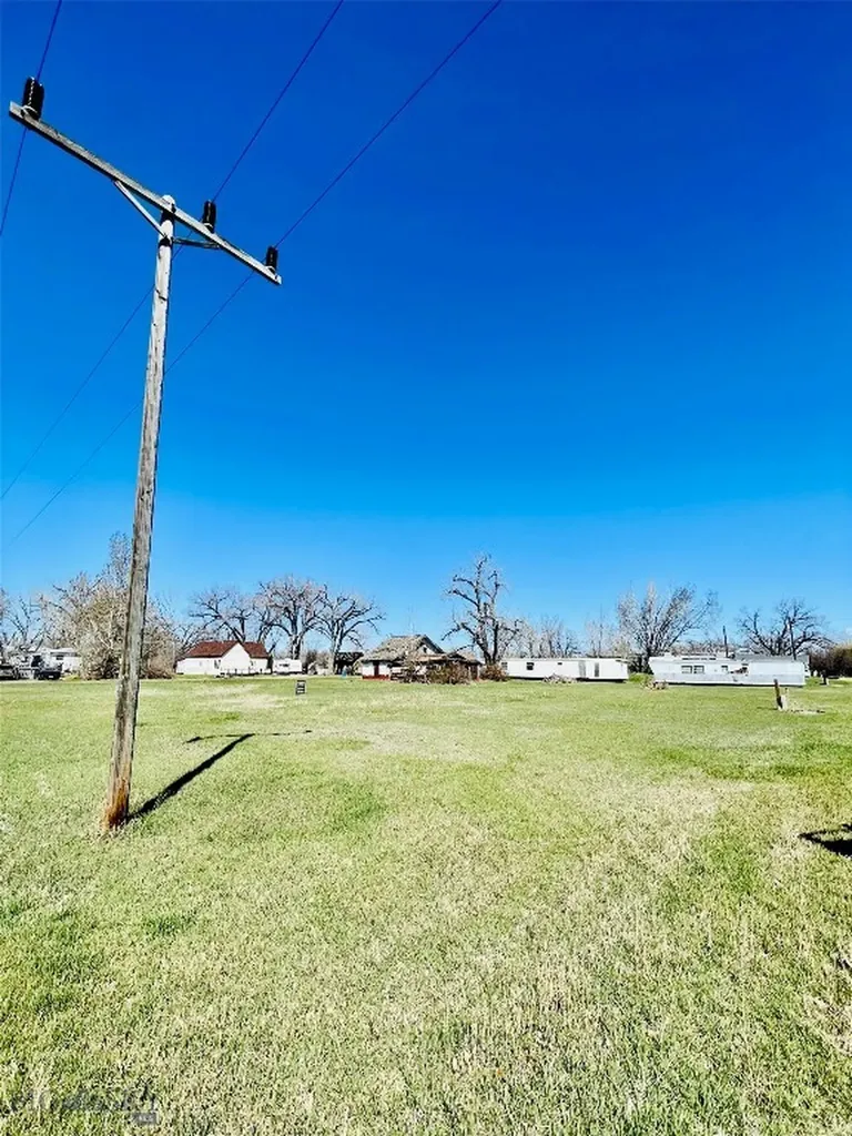 1314 Missouri Street Chinook MT 59523