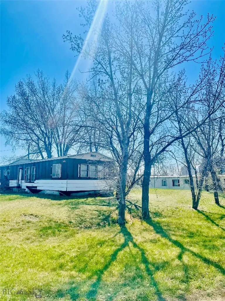1314 Missouri Street Chinook MT 59523