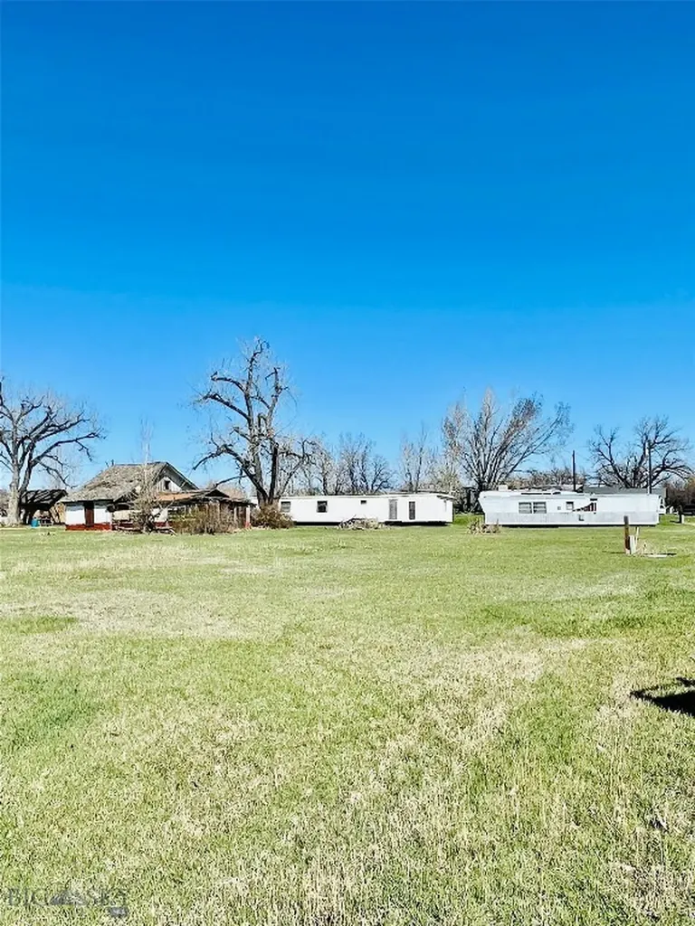 1314 Missouri Street Chinook MT 59523