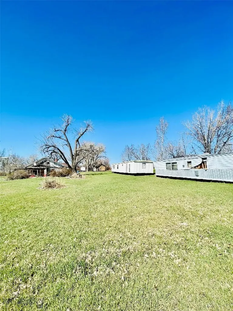 1314 Missouri Street Chinook MT 59523
